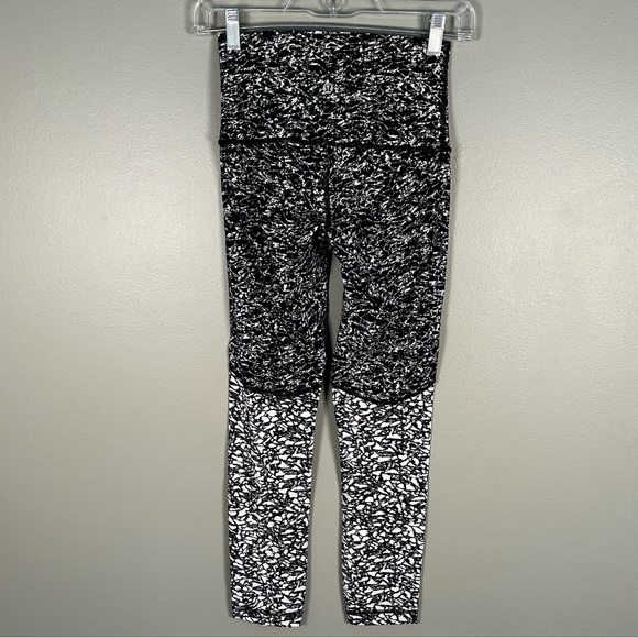 Lululemon wunder under ice breaker size 4 leggings black white 27” - Picture 7 of 11
